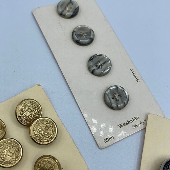 Nine cards of fun vintage buttons snaps fasteners - Picture 10 of 13